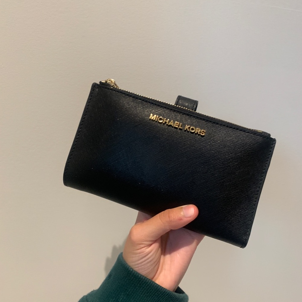 Michael kors black wallet